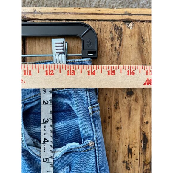 Wax Jean Collection Womens Distressed High Rise Mom Jeans Size 13/31 Light Wash - Picture 6 of 7